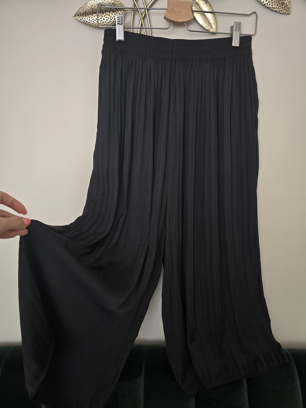 Zara Black Wide-Leg Pleated Jumpsuit-Style Pants Size S Cropped